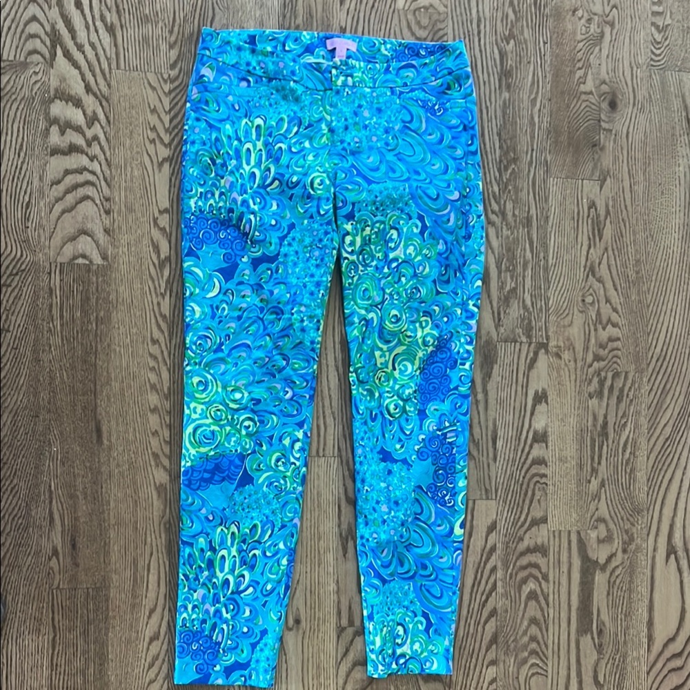 Vibrant Blue Patterned Leggings